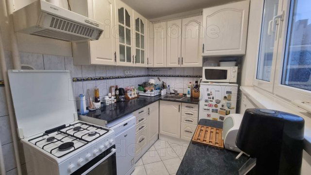 Eladó panellakás, Veszprémben 60.9 M Ft, 3 szobás