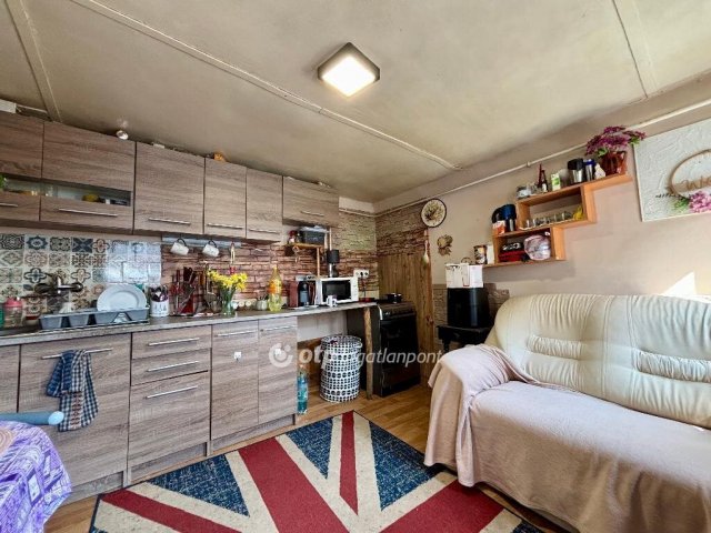 Eladó családi ház, Sényőn 11 M Ft, 2 szobás