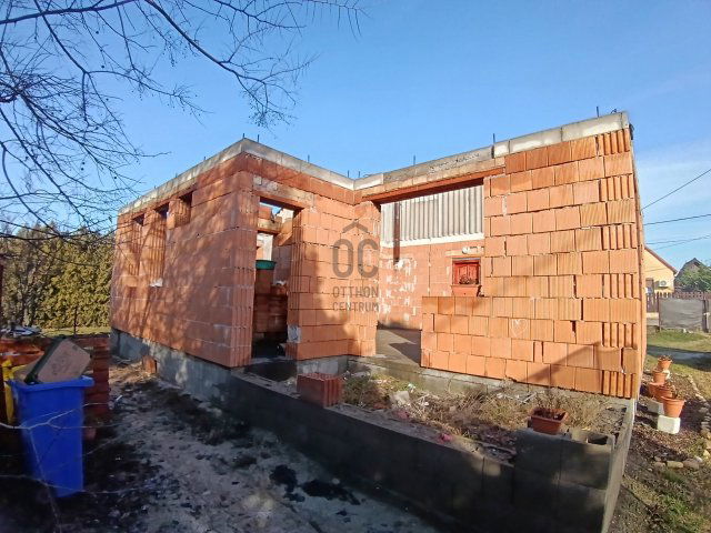 Eladó családi ház, Dunaharasztin 49.9 M Ft, 3 szobás