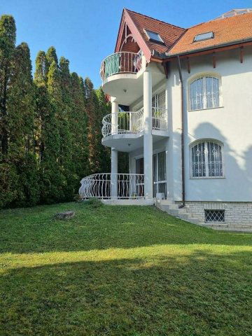 Eladó téglalakás, Budapesten, XII. kerületben 220 M Ft, 4 szobás