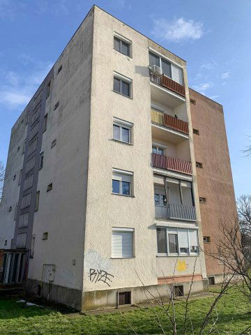 Kiadó téglalakás, albérlet, Pécsett 200 E Ft / hó, 2 szobás