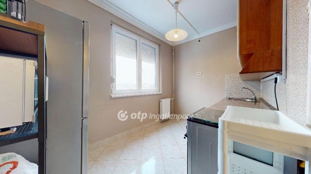 Eladó panellakás, Miskolcon 28 M Ft, 2 szobás