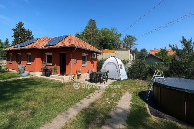 Eladó családi ház, Szigethalmon 64.9 M Ft, 3 szobás