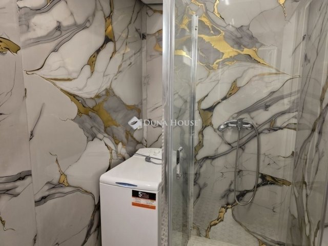 Eladó téglalakás, Budapesten, II. kerületben 44 M Ft, 1 szobás