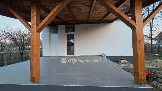 Eladó családi ház, Nádudvaron 48 M Ft, 2 szobás