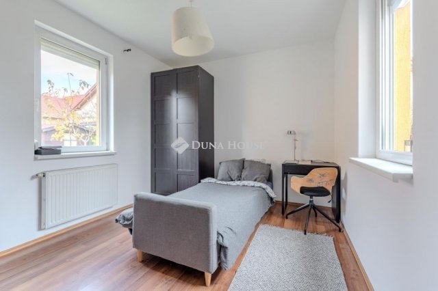 Eladó családi ház, Gödön 102.9 M Ft, 6 szobás