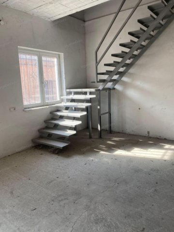 Kiadó ipari ingatlan, Kecskeméten 350 E Ft / hó