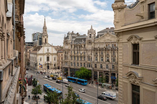 Eladó téglalakás, Budapesten, V. kerületben, Kígyó utcában
