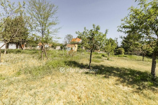 Eladó nyaraló, Cegléden 119.5 M Ft, 5+1 szobás