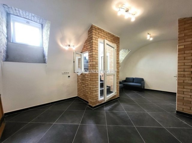 Eladó téglalakás, Budapesten, VIII. kerületben 39.99 M Ft