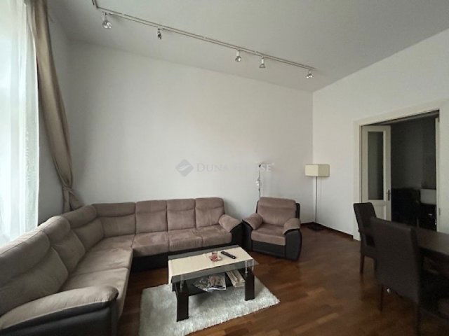 Kiadó téglalakás, albérlet, Budapesten, I. kerületben, 3 szobás