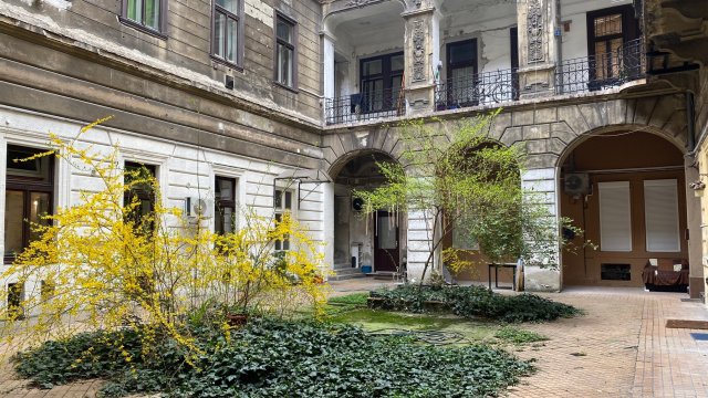 Eladó téglalakás, Budapesten, VI. kerületben 72.5 M Ft