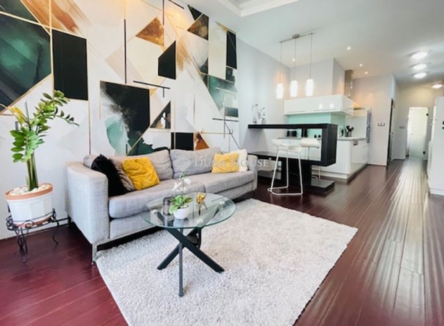 Eladó téglalakás, Budapesten, VI. kerületben 165 M Ft, 2 szobás