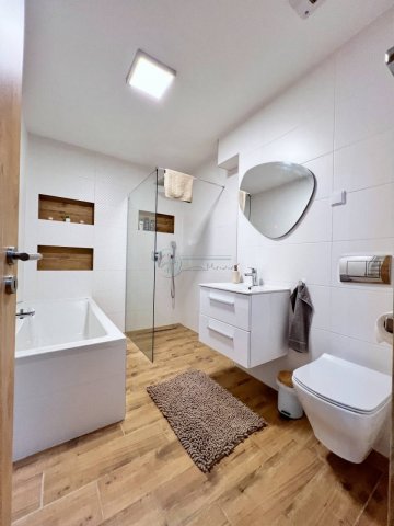 Eladó téglalakás, Szegeden 92.4 M Ft, 3 szobás