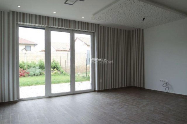Eladó ikerház, Szombathelyen 84.9 M Ft, 4 szobás