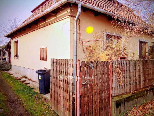 Eladó családi ház, Fehérgyarmaton 42 M Ft, 2 szobás