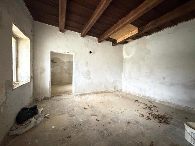 Eladó családi ház, Nyárádon 10.5 M Ft, 5 szobás