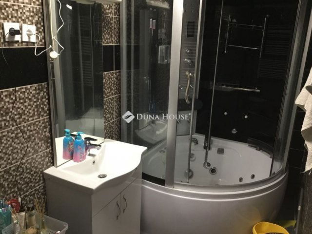 Eladó ipari ingatlan, Budapesten, IV. kerületben 500 M Ft