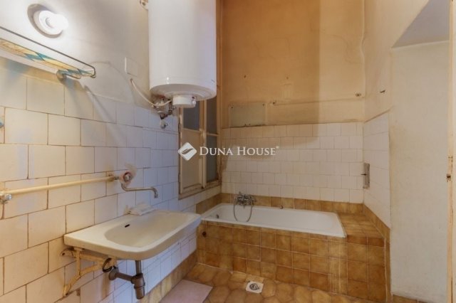 Eladó téglalakás, Budapesten, VIII. kerületben 79.5 M Ft