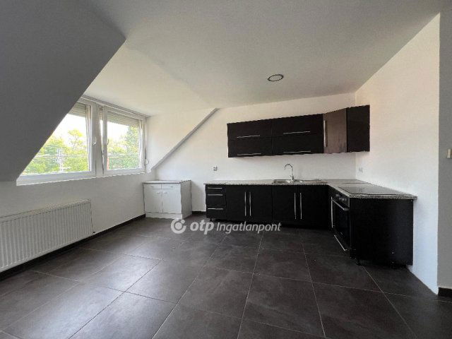 Eladó családi ház, Budapesten, III. kerületben 129.9 M Ft