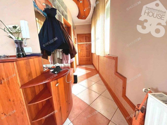 Eladó téglalakás, Kecskeméten 79.9 M Ft, 4 szobás