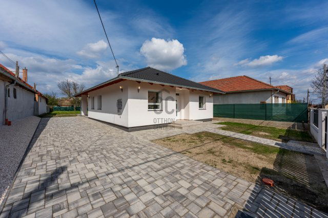 Eladó családi ház, Szigetújfalun 99.9 M Ft, 4 szobás