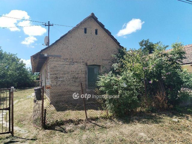 Eladó családi ház, Csőszön 9 M Ft, 2 szobás