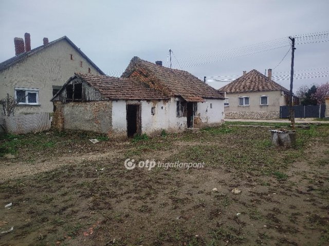 Eladó családi ház, Csóton 7.1 M Ft, 2 szobás