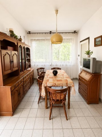 Eladó családi ház, Komáromban 69 M Ft, 5 szobás