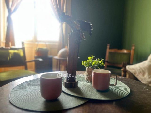 Eladó téglalakás, Budapesten, XII. kerületben 77 M Ft, 2 szobás