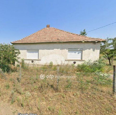 Eladó családi ház, Erdőtelken 6.5 M Ft, 2 szobás