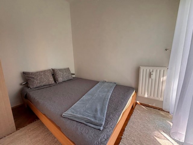 Kiadó téglalakás, albérlet, Pécsett, Kőrösi Csoma Sándor utcában