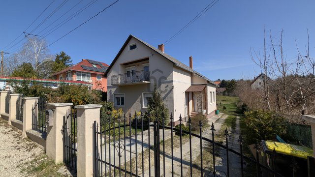 Eladó családi ház, Balatonkenesén 99.8 M Ft, 5 szobás