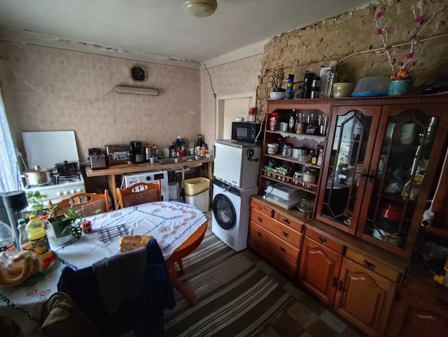 Eladó családi ház, Csehiben 9.99 M Ft, 2 szobás