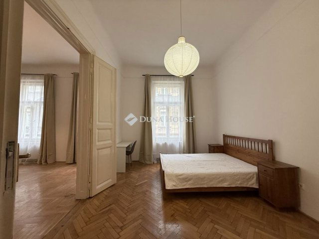 Eladó téglalakás, Budapesten, VI. kerületben 129.9 M Ft