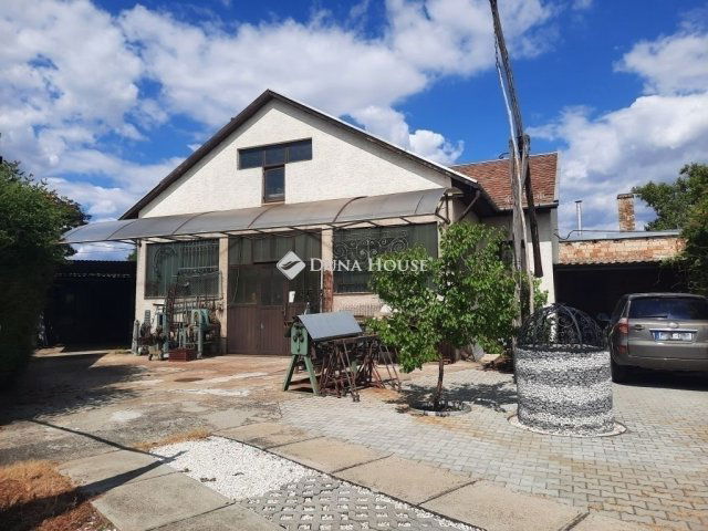 Eladó családi ház, Budapesten, XVIII. kerületben 134.9 M Ft