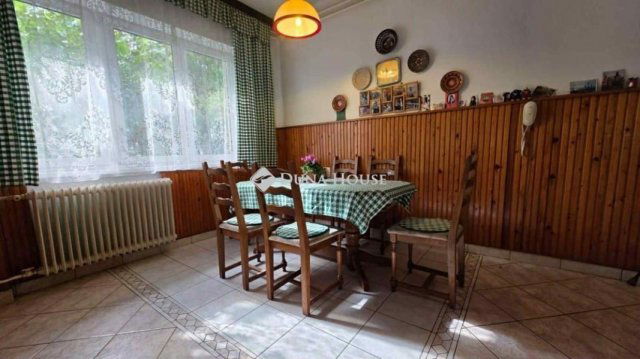 Eladó családi ház, Szombathelyen 75.99 M Ft, 5 szobás