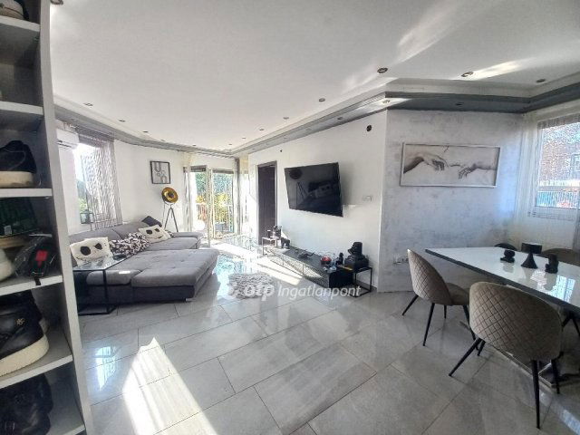 Eladó téglalakás, Budapesten, XV. kerületben 87 M Ft, 2+1 szobás