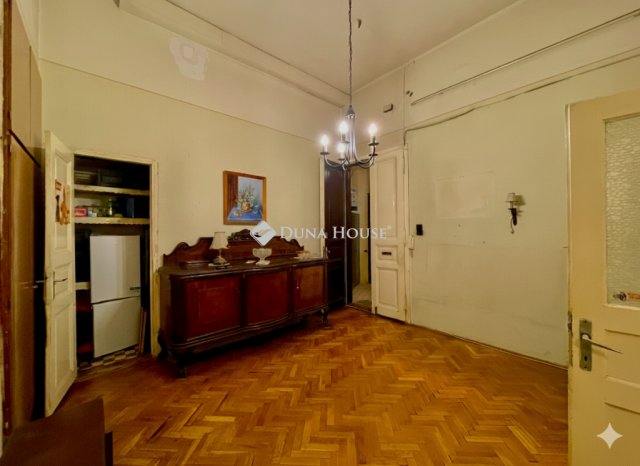 Eladó téglalakás, Budapesten, VIII. kerületben 78 M Ft, 1 szobás