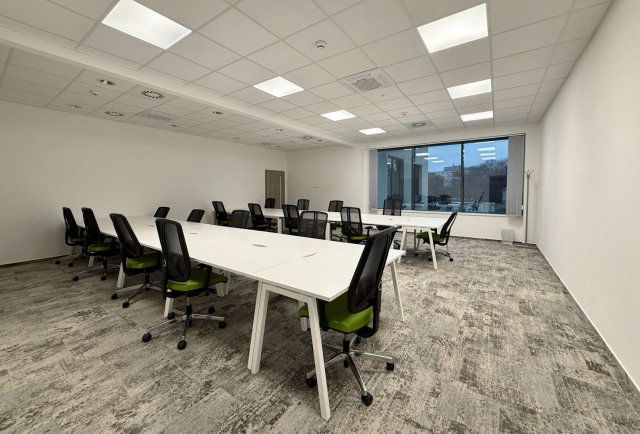 Kiadó iroda, Debrecenben 1375 E Ft / hó, 1 szobás