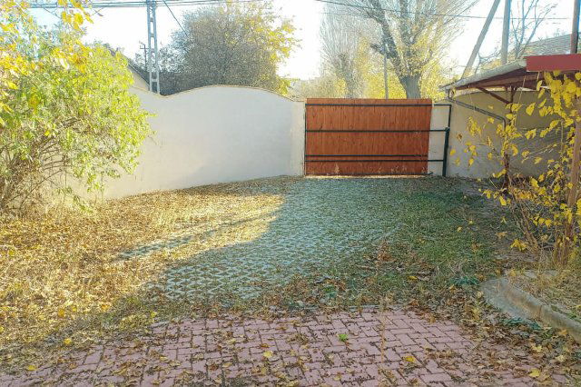 Eladó családi ház, Budapesten, III. kerületben 198 M Ft