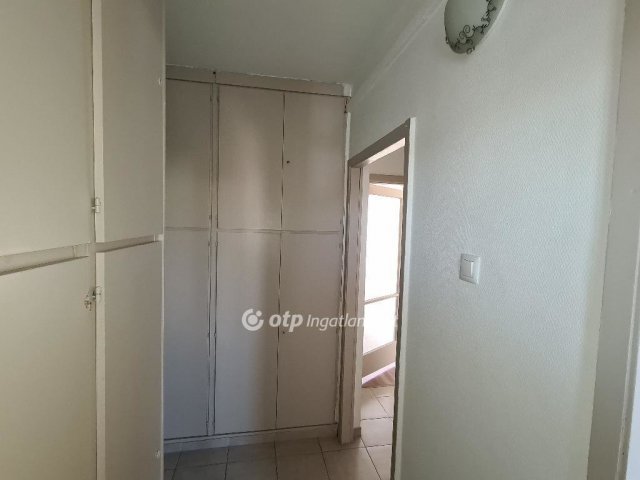 Eladó panellakás, Szigetszentmiklóson 62.9 M Ft, 2+1 szobás