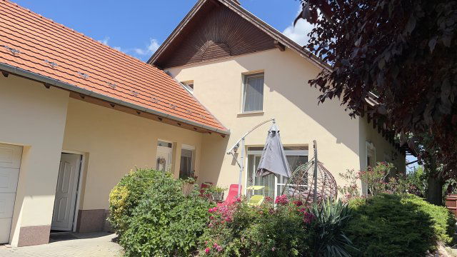 Eladó családi ház, Makón, Munkácsy utcában 126 M Ft, 7 szobás