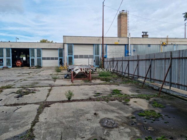 Eladó ipari ingatlan, Monoron 1250 M Ft / költözzbe.hu