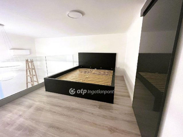 Eladó téglalakás, Budapesten, VI. kerületben 85.9 M Ft, 2 szobás