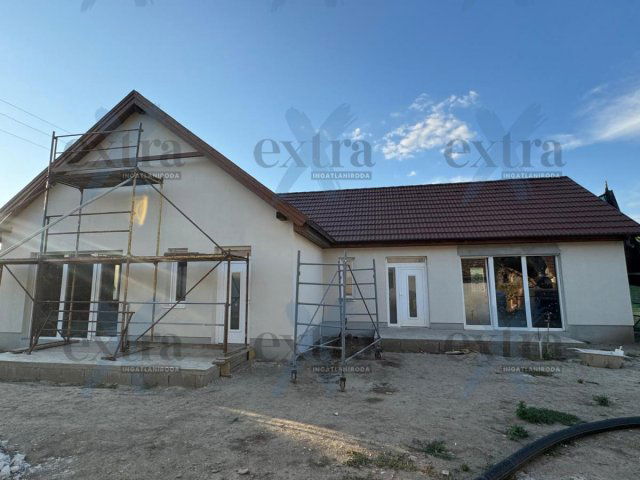 Eladó téglalakás, Mindszenten 24.923 M Ft, 3 szobás