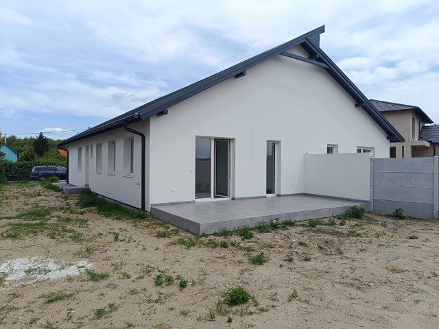 Eladó ikerház, Dunaharasztin 125 M Ft, 4 szobás