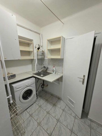 Kiadó téglalakás, albérlet, Pécsett 120 E Ft / hó, 1 szobás