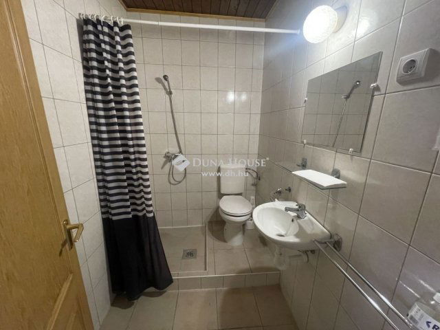 Eladó családi ház, Budaörsön 319 M Ft, 9 szobás