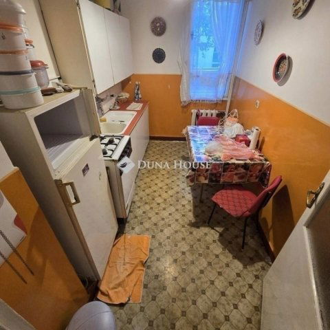 Eladó téglalakás, Kecskeméten 44.9 M Ft, 3 szobás